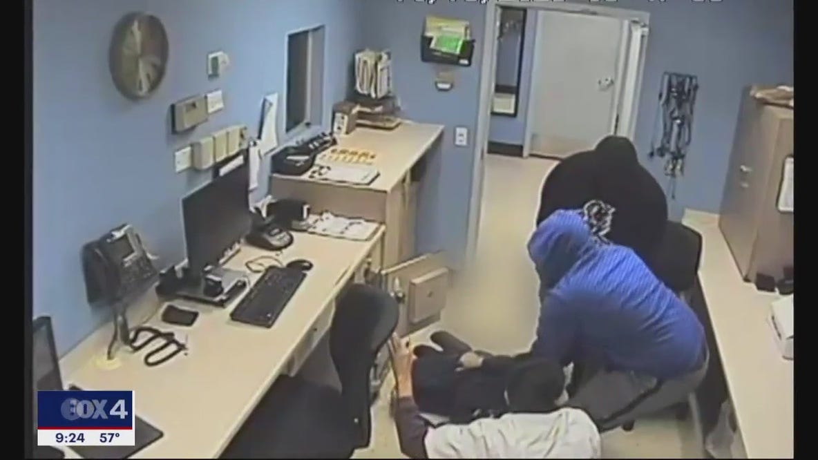 Armed robbers terrorize Lake Worth pharmacy workers